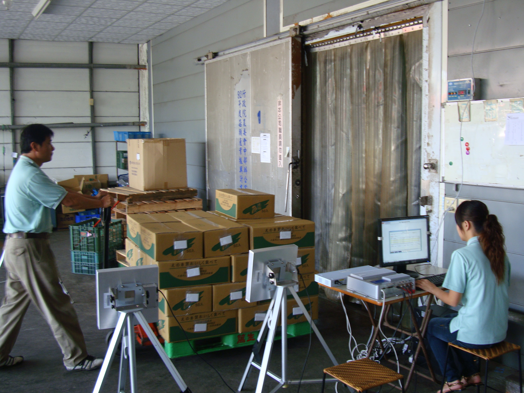 圖7、入庫作業實況 圖7、入庫作業實況