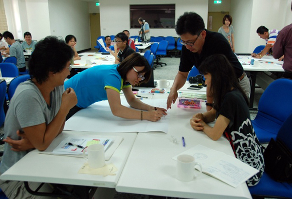 圖1、參與工作坊之學員們熱烈參與討論