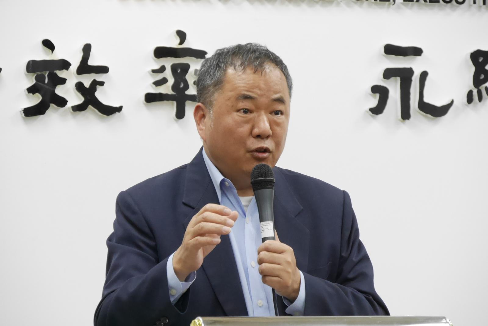 農委會主任秘書張致盛說明