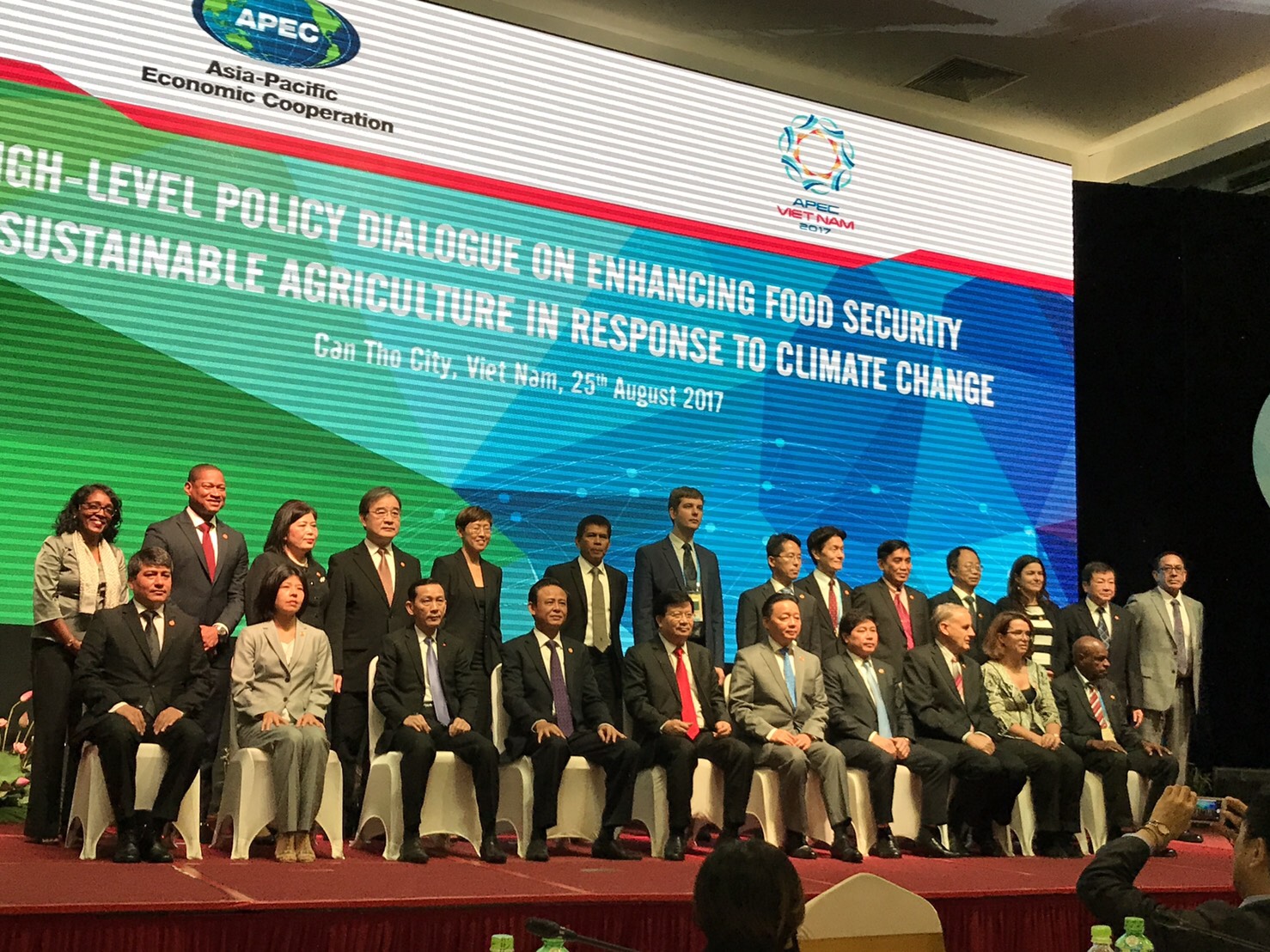 農委會胡主任秘書忠一率團參加在越南芹苴舉行的APEC「因應氣候變遷糧食安全及永續農業高階政策對話」會議