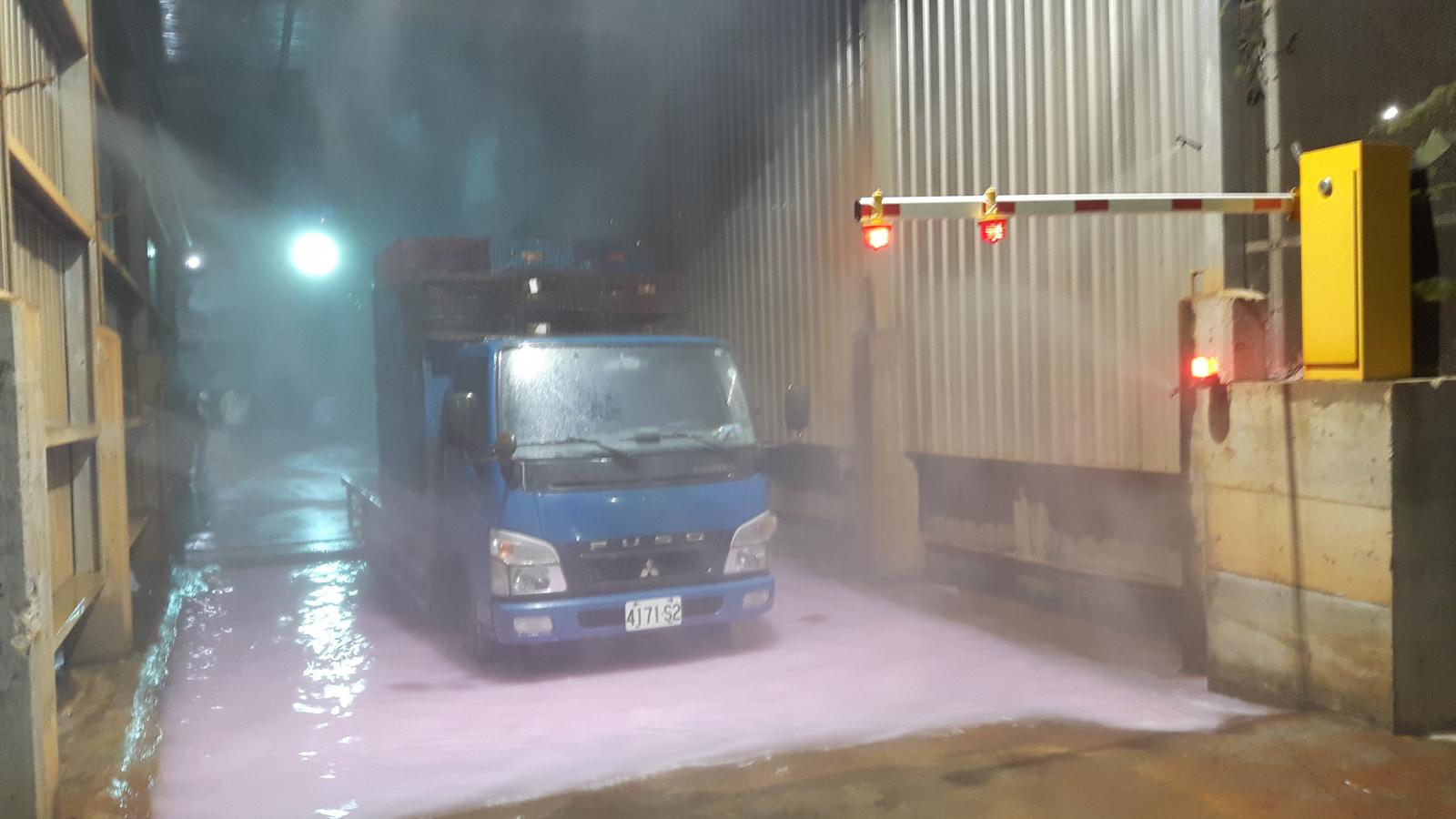 期間運禽車、司機、箱籠進出禽場的頻度增加，病毒入侵的風險也相對較高，因此農委會將其列為最主要的防疫對象