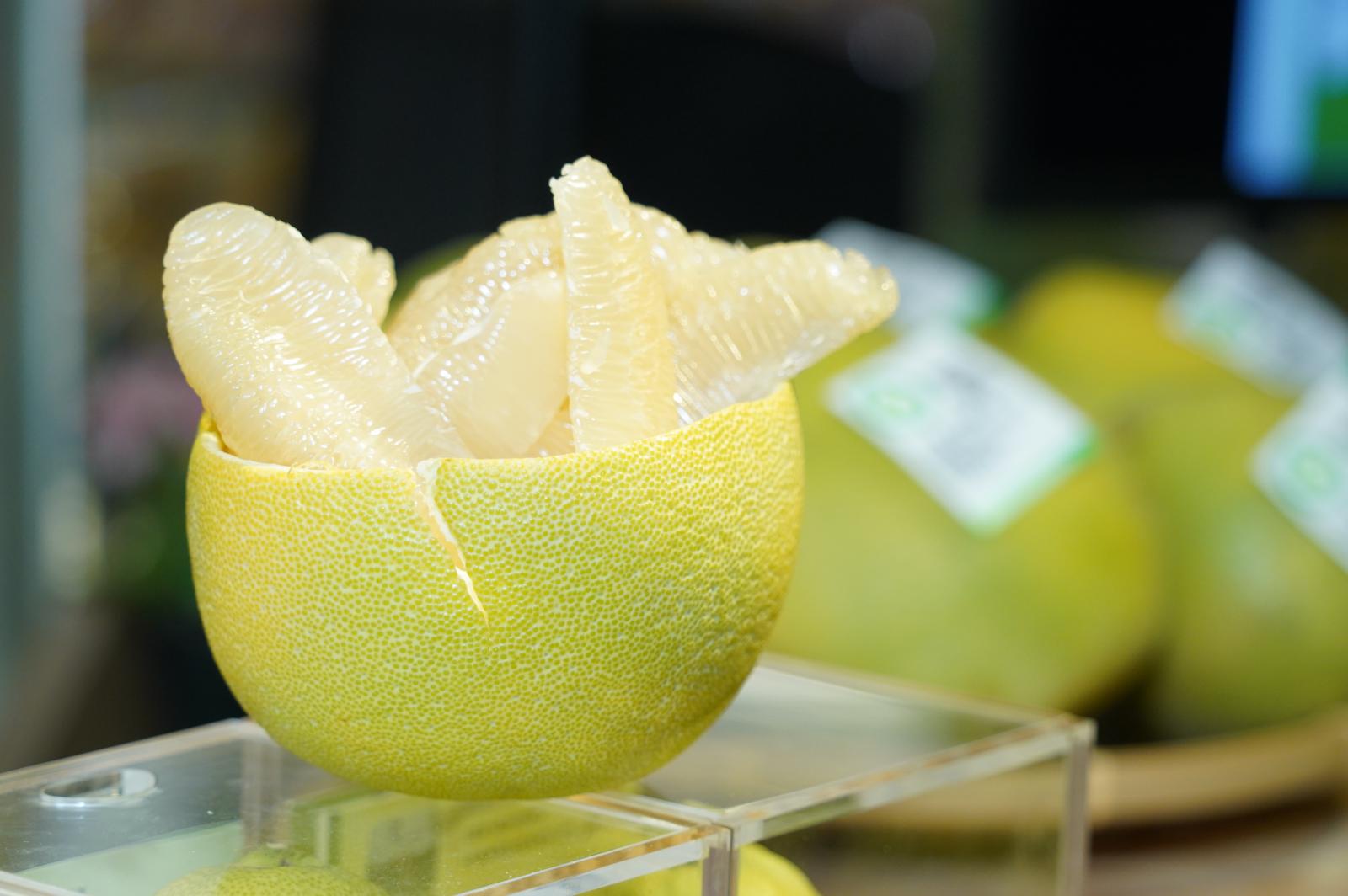 新鮮現採文旦柚令人垂涎欲滴