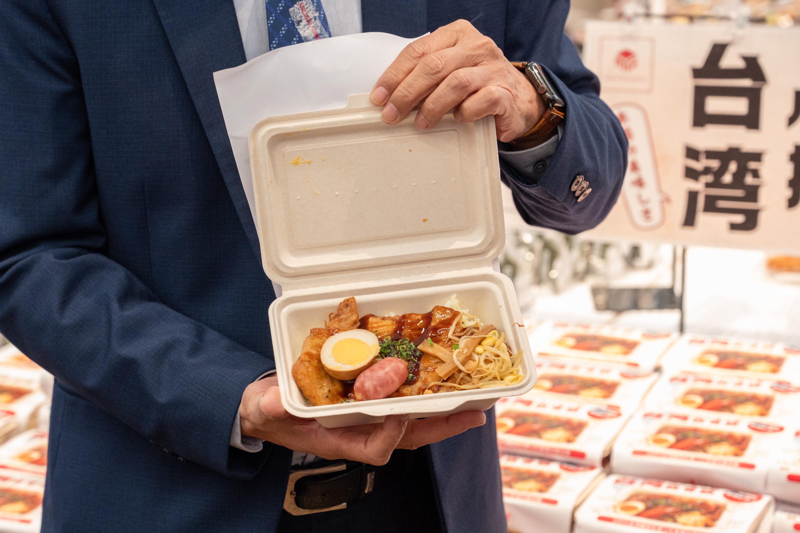 日本松源超市推出期間限定的「臺灣排骨便當」 4