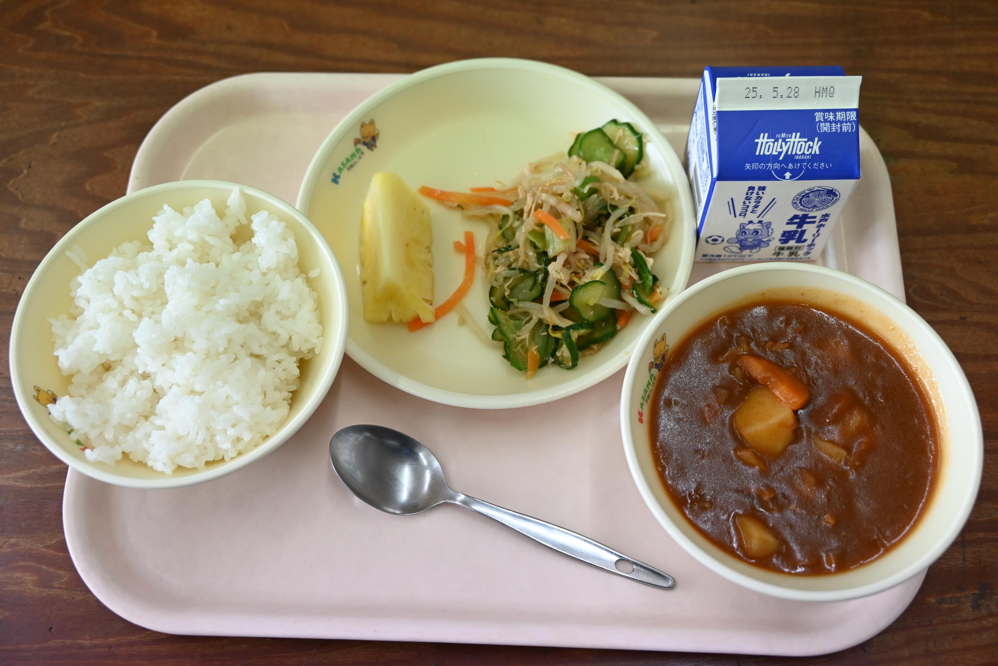 照片2_笠間市岩間第2小學校營養午餐
