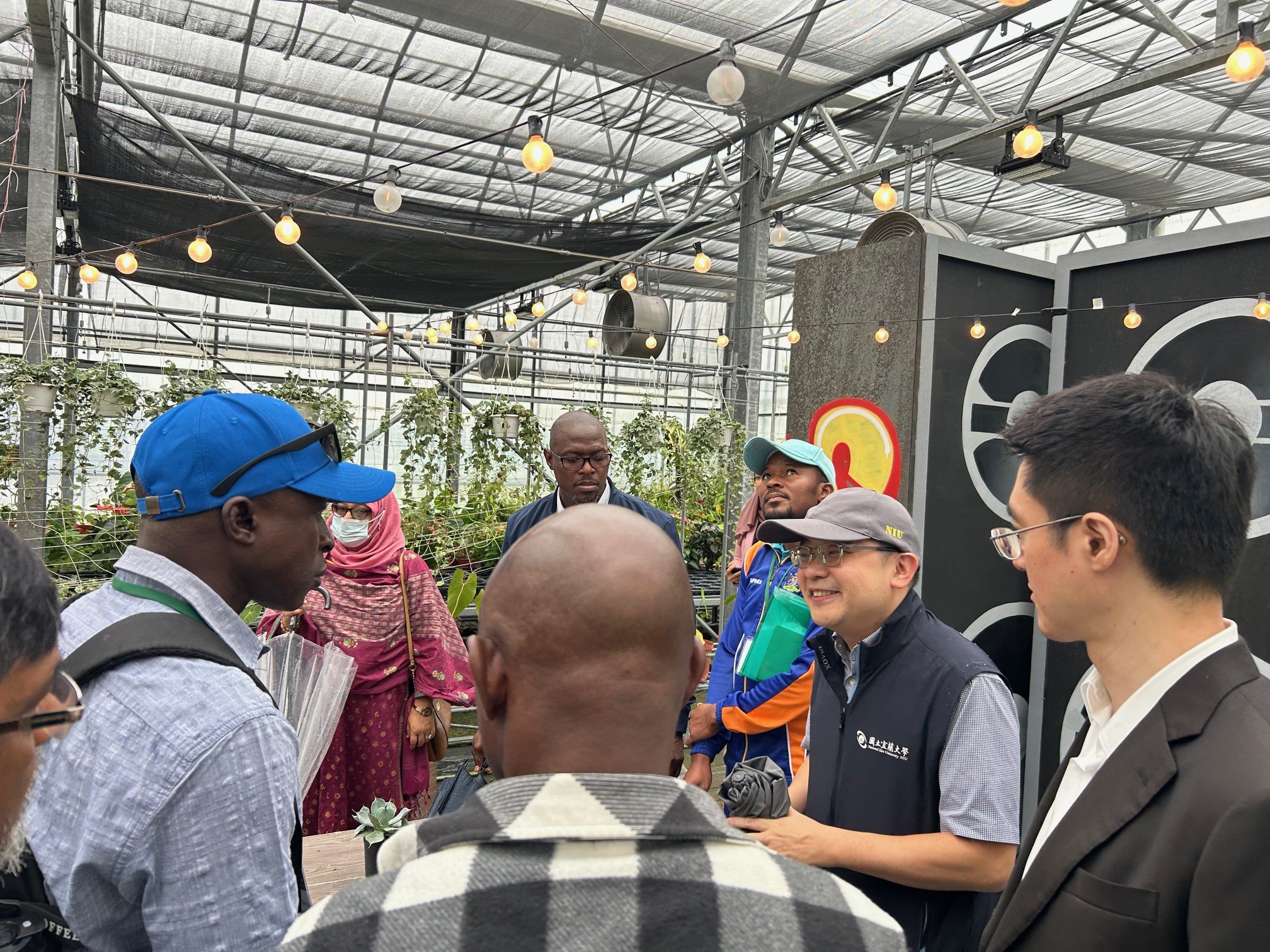 照片4_參觀宜蘭大學城南農場智慧農業設施