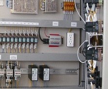 圖2 溫室遠距無線傳輸監控系統電路與人機控制介面