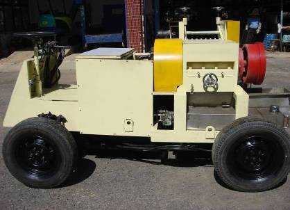 圖1　多功能植物殘枝粉碎機全貌