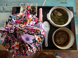 稻米原鄉館提供極具農村特色的大碗公餐\\