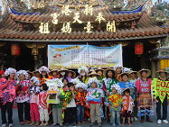 輔導社區創意踩街活動（照片新港鄉農會提供）