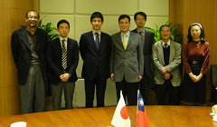 圖1 日本二階堂高級技術專家（左三）暨財團法人交流協會台北事務所今西主任（左二）一行人2月22日拜會農委會