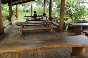 都蘭社區部落沙發以雇工購料方式，呈現具有地方特色的建築美學