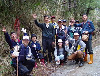 步道初勘後，筋疲力盡的笑容更顯燦爛 