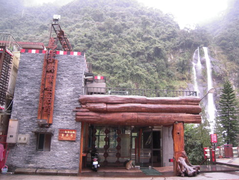 02 全新展館外觀結合林業與在地原住民意象 