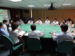 圖 2 101 年 8 月 15 日座談會情形 