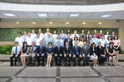 圖 1 2012 年動物疫病區域化與進口食品管理研討會與會人員 合影 圖 1 2012 年動物疫病區域化與進口食品管理研討會與會人員 合影