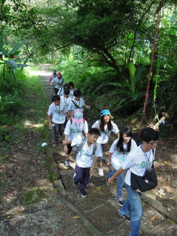 營隊課程結合花蓮林管處轄屬的環境教育場域(劉奕良攝) 營隊課程結合花蓮林管處轄屬的環境教育場域(劉奕良攝)