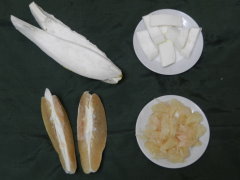茶香柚皮糖 / 果醬作法： (A) 次級文旦及砂糖是製作柚皮糖的基本材料；（ B ）去除外果皮的文旦； (C) 處理好的中果皮和果肉分別是製作柚皮糖和果醬的材料； (D) 柚皮糖開始製作前； (E) 柚皮糖開始製作前； (F) 柚皮糖第一階段靜置完成； (G) 果醬製作完成 
