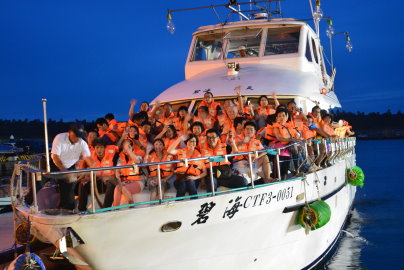 基隆盛夏夜晚最受歡迎的海上體驗活動－夜訪鎖管 