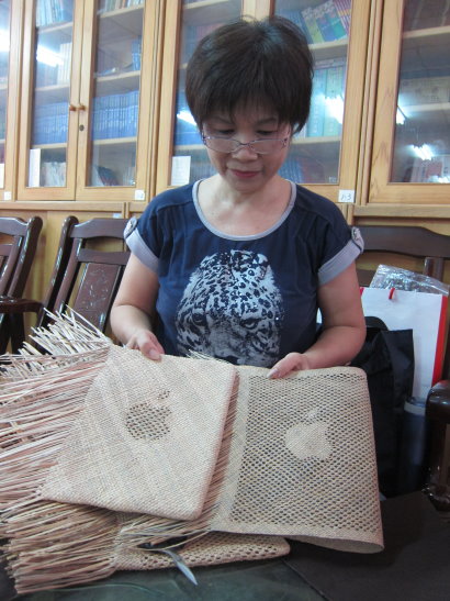 山腳社區藺草編織手提電腦袋 山腳社區藺草編織手提電腦袋