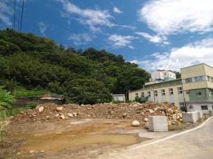 鹿寮坑溪畔窳陋環境 