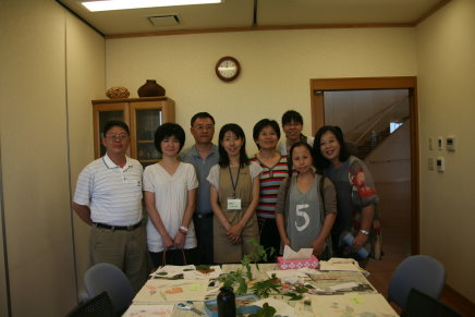 園藝栽培、花葉拓創作等，都具有紓壓療癒的功能，在日本盛行已久 