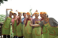 熱情活潑的田媽媽們 （ 苗栗大湖鄉田媽媽雲也居一 ） 