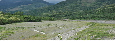 臺東縣達仁鄉大竹溪清疏土石就地利用照片