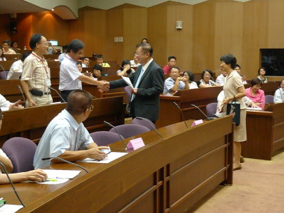 陳主委入場與受獎代表 