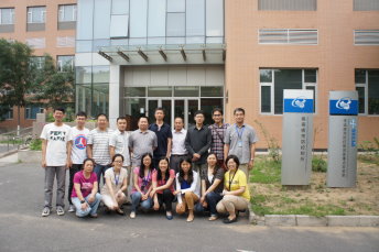 家畜 所同仁與 中國疾病預防控制中心研究人員合影。 家畜 所同仁與 中國疾病預防控制中心研究人員合影。