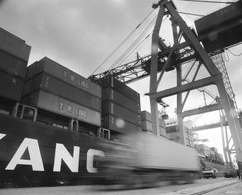 進口分流管理，以利進口油脂之分流管控及流向追蹤 