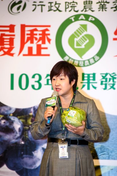 家樂福全國公關經理何默真 