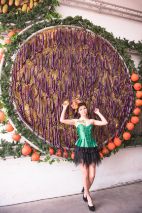 模特兒與瓜瓜圈合影 