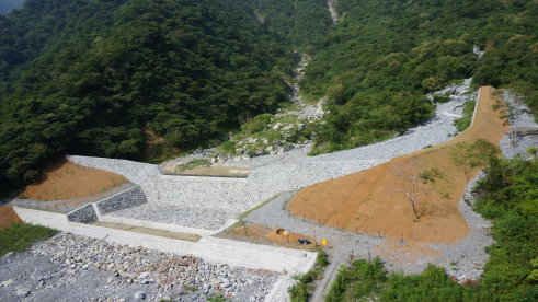 讓人漫遊安全舒適、圓弧設計與環境融合  讓人漫遊安全舒適、圓弧設計與環境融合