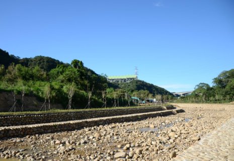 牛欄河上游仁安里 5 、 6 鄰段整治工程成果 