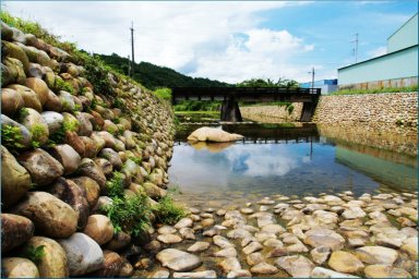 牛欄河 72 號旁野溪災害復建工程成果 