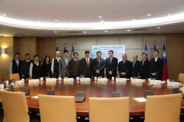 圖 4 　出席合作備忘錄嘉賓合照紀念歷史一刻 