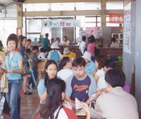 假日消費的人潮